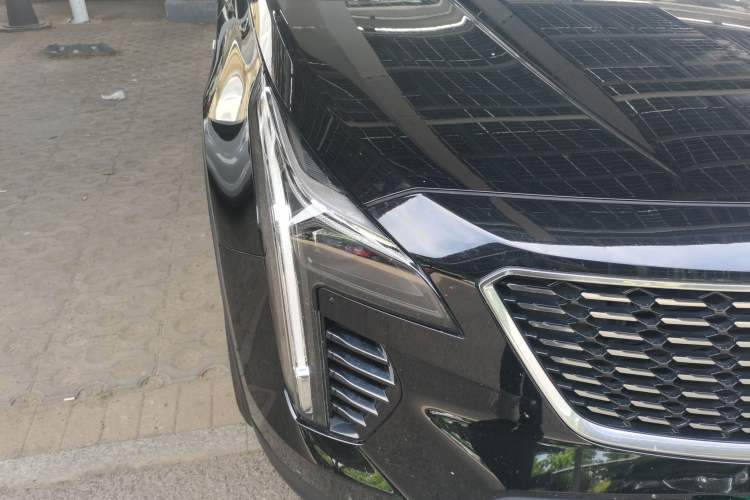 Used Cadillac XT4 2021 28T Two-Wheel Drive Leading Version Right Front Headlight