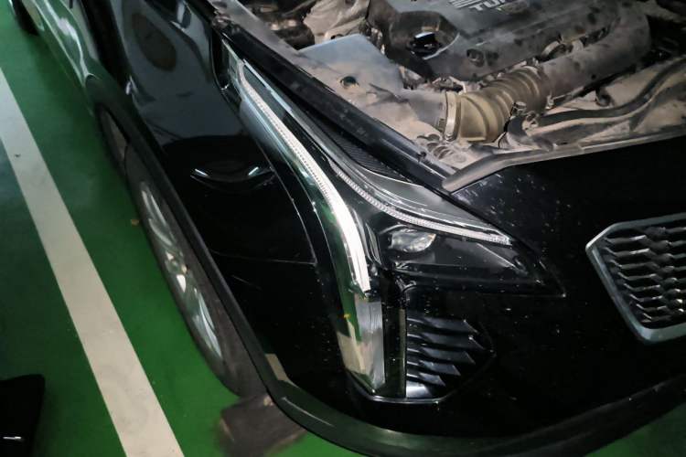 Used Cadillac XT4 2021 28T Two-Wheel Drive Tech Edition Right Front Headlight