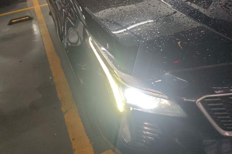 Used Cadillac XT4 2021 28T Two-Wheel Drive Tech Edition Right Front Headlight