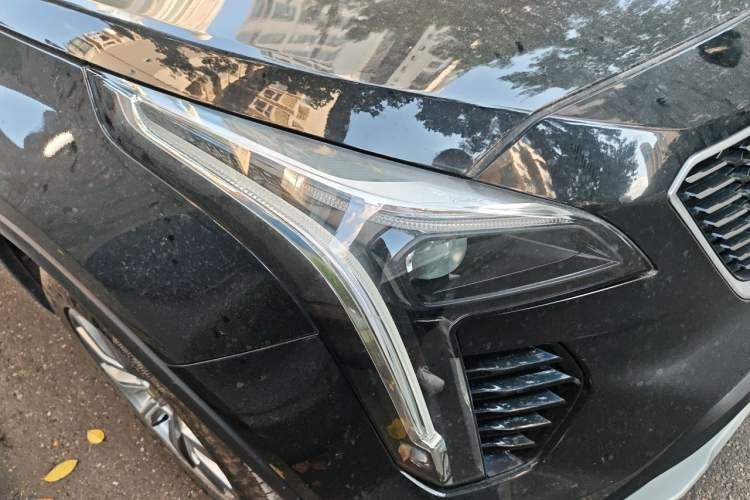 Used Cadillac XT4 2021 28T Two-Wheel Drive Luxury Version Right Front Headlight