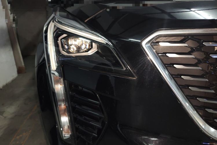 Used Cadillac XT4 2021 28T Two-Wheel Drive Tech Edition Right Front Headlight