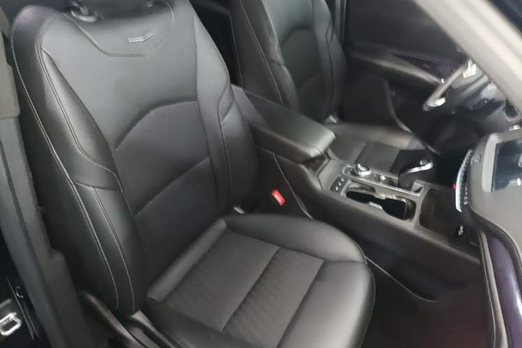 Used Cadillac XT4 2021 28T Two-Wheel Drive Tech Edition Right Front Seat