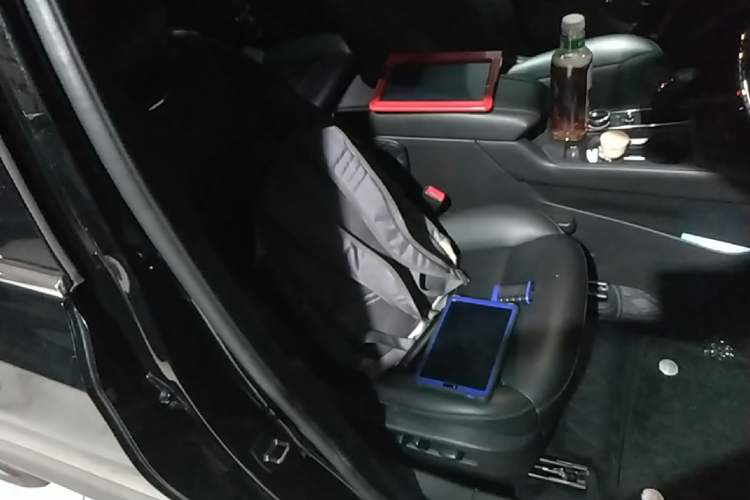 Used Cadillac XT4 2021 28T Two-Wheel Drive Leading Version Right Front Seat