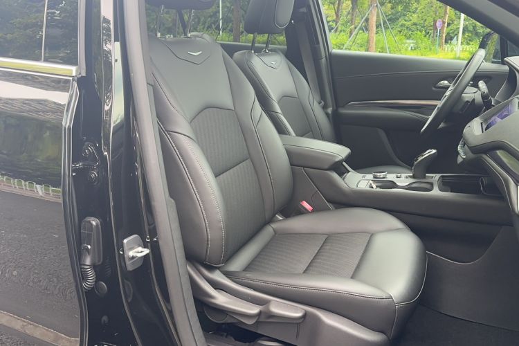 Used Cadillac XT4 2021 28T Two-Wheel Drive Tech Edition Right Front Seat