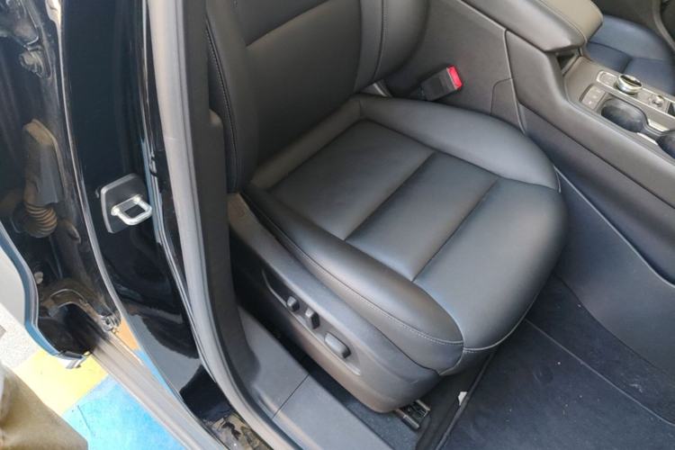 Used Cadillac XT4 2021 28T Two-Wheel Drive Leading Version Right Front Seat