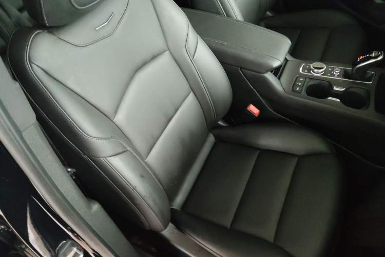 Used Cadillac XT4 2021 28T Two-Wheel Drive Leading Version Right Front Seat