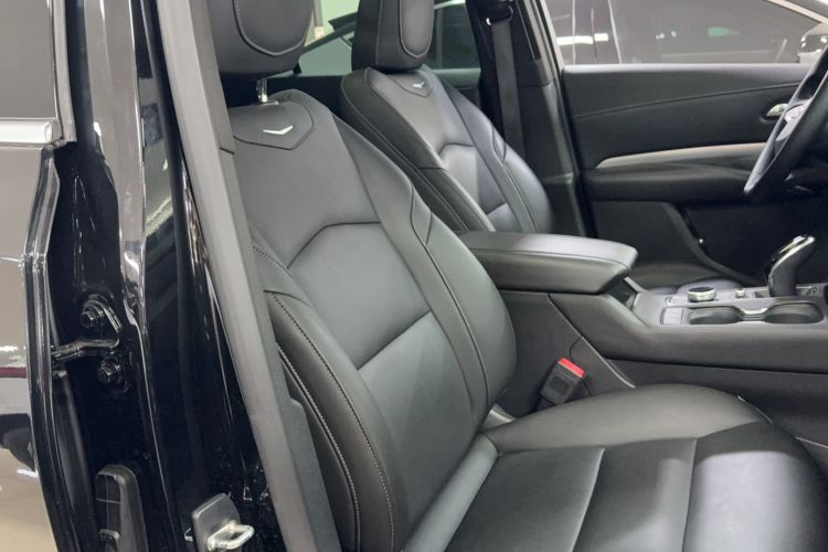 Used Cadillac XT4 2021 28T Two-Wheel Drive Luxury Version Right Front Seat
