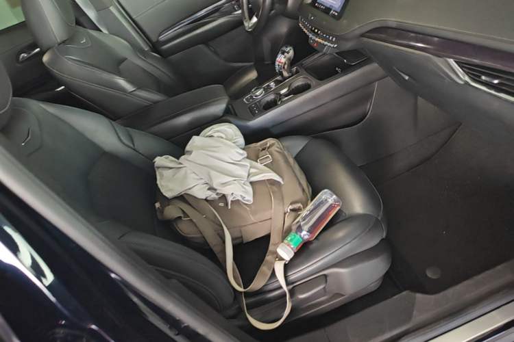 Used Cadillac XT4 2021 28T Two-Wheel Drive Tech Edition Right Front Seat