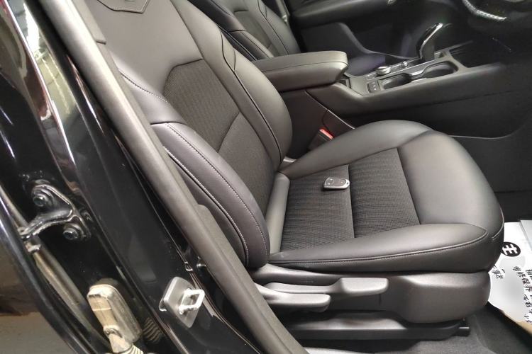 Used Cadillac XT4 2021 28T Two-Wheel Drive Tech Edition Right Front Seat