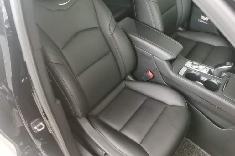 Used Cadillac XT4 2021 28T Two-Wheel Drive Leading Version Right Front Seat