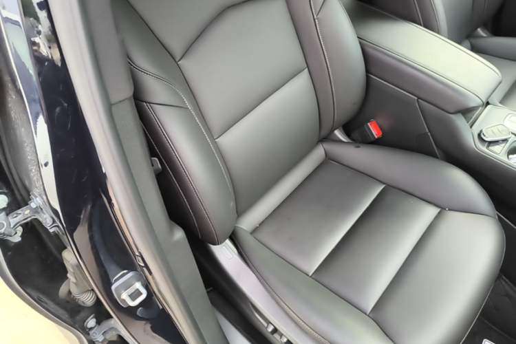 Used Cadillac XT4 2021 28T Two-Wheel Drive Leading Version Right Front Seat