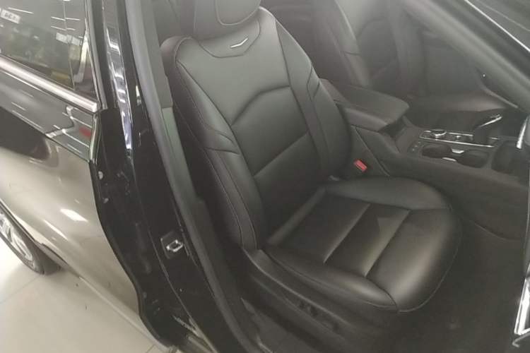 Used Cadillac XT4 2021 28T Two-Wheel Drive Leading Version Right Front Seat
