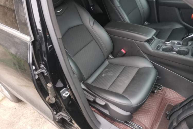 Used Cadillac XT4 2021 28T Two-Wheel Drive Tech Edition Right Front Seat