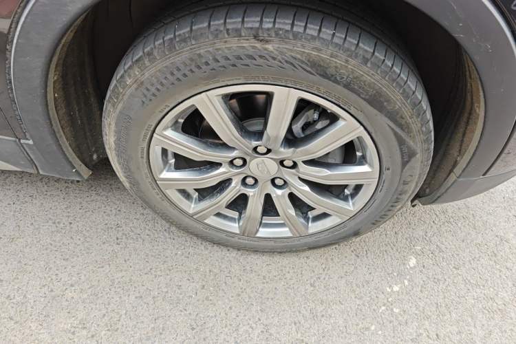 Used Cadillac XT4 2021 28T Two-Wheel Drive Leading Version Right Front Wheel Hub