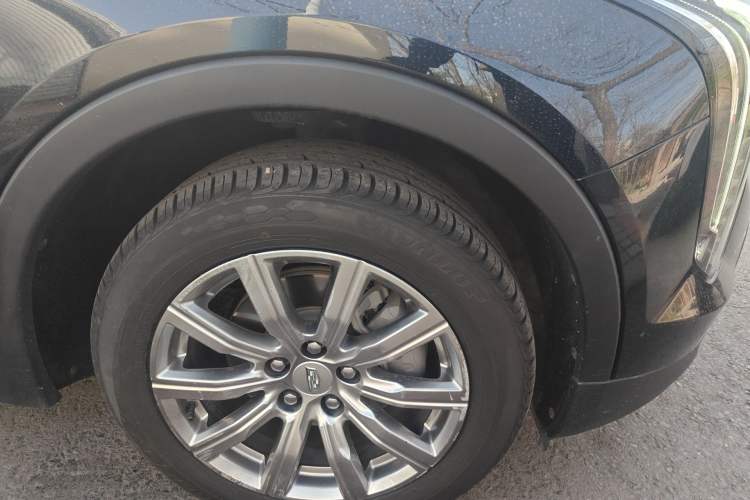 Used Cadillac XT4 2021 28T Two-Wheel Drive Luxury Version Right Front Wheel Hub