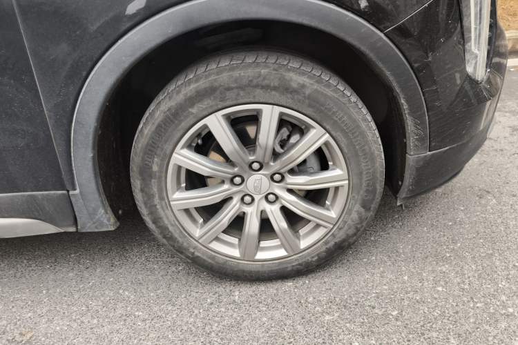 Used Cadillac XT4 2021 28T Two-Wheel Drive Leading Version Right Front Wheel Hub