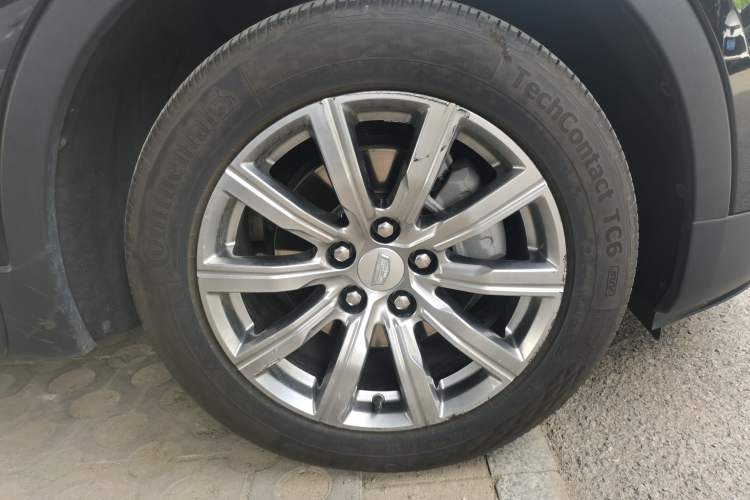 Used Cadillac XT4 2021 28T Two-Wheel Drive Leading Version Right Front Wheel Hub
