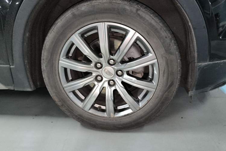 Used Cadillac XT4 2021 28T Two-Wheel Drive Leading Version Right Front Wheel Hub