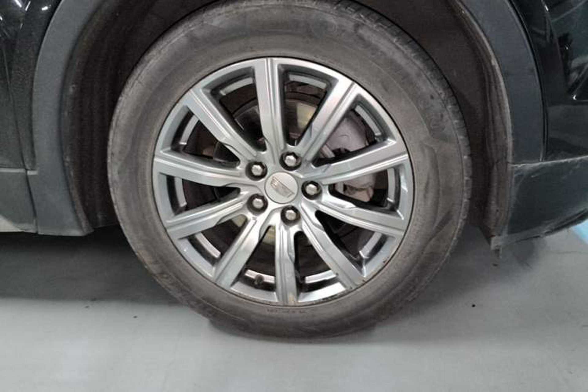Used Cadillac XT4 2021 28T Two-Wheel Drive Leading Version Right Front Wheel Hub