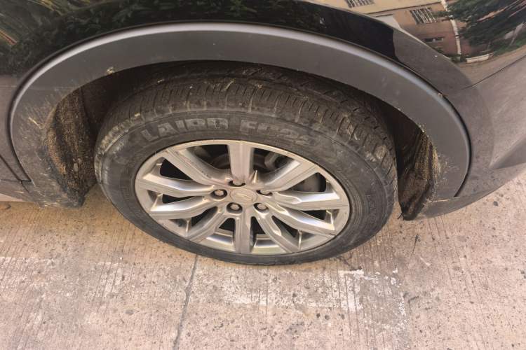 Used Cadillac XT4 2021 28T Two-Wheel Drive Leading Version Right Front Wheel Hub