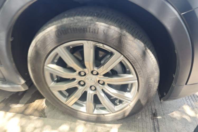 Used Cadillac XT4 2021 28T Two-Wheel Drive Leading Version Right Front Wheel Hub