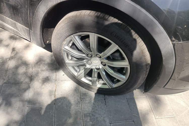 Used Cadillac XT4 2021 28T Two-Wheel Drive Leading Version Right Front Wheel Hub