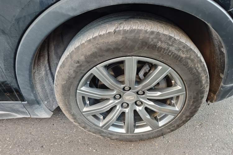 Used Cadillac XT4 2021 28T Two-Wheel Drive Luxury Version Right Front Wheel Hub