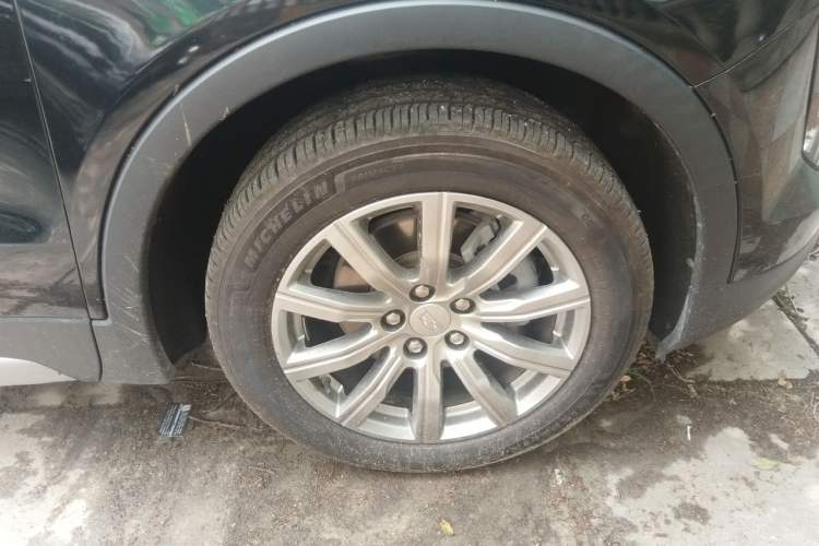 Used Cadillac XT4 2021 28T Two-Wheel Drive Luxury Version Right Front Wheel Hub