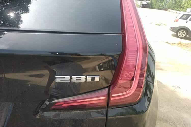 Used Cadillac XT4 2021 28T Two-Wheel Drive Tech Edition Right Rear Taillight