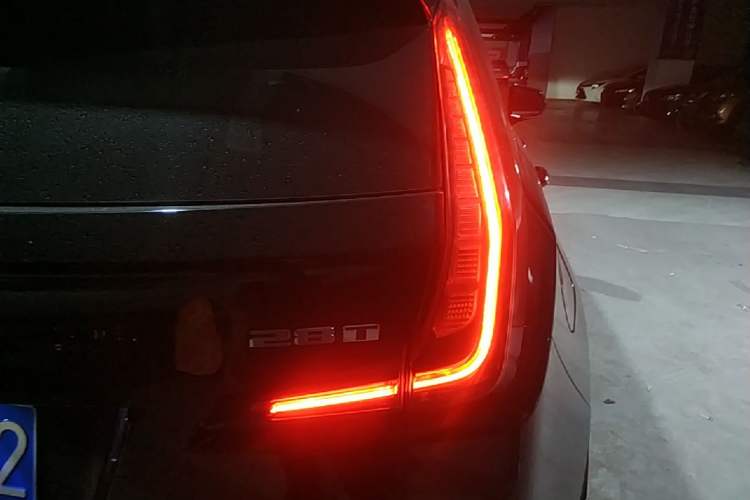 Used Cadillac XT4 2021 28T Two-Wheel Drive Leading Version Right Rear Taillight