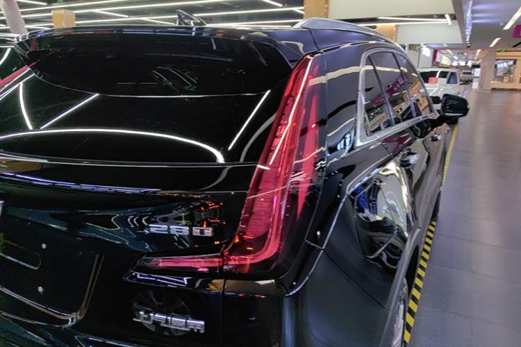 Used Cadillac XT4 2021 28T Two-Wheel Drive Leading Version Right Rear Taillight