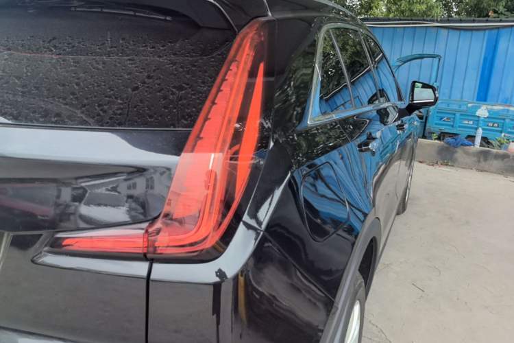 Used Cadillac XT4 2021 28T Two-Wheel Drive Tech Edition Right Rear Taillight
