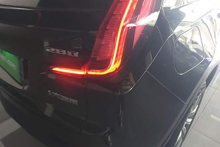 Used Cadillac XT4 2021 28T Two-Wheel Drive Leading Version Right Rear Taillight