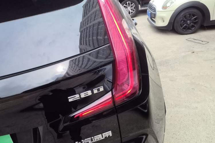 Used Cadillac XT4 2021 28T Two-Wheel Drive Leading Version Right Rear Taillight