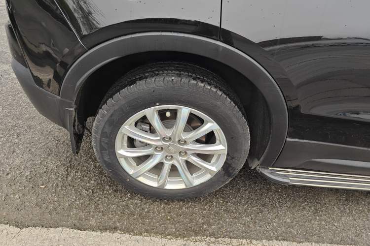 Used Cadillac XT4 2021 28T Two-Wheel Drive Tech Edition Right Rear Wheel Hub