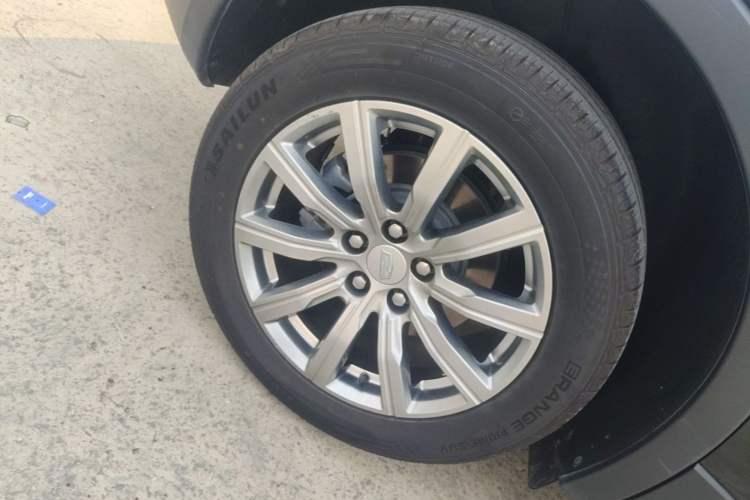 Used Cadillac XT4 2021 28T Two-Wheel Drive Leading Version Right Rear Wheel Hub