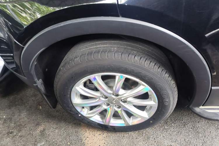 Used Cadillac XT4 2021 28T Two-Wheel Drive Tech Edition Right Rear Wheel Hub