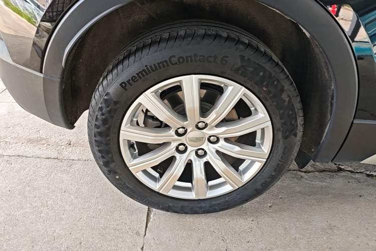Used Cadillac XT4 2021 28T Two-Wheel Drive Leading Version Right Rear Wheel Hub