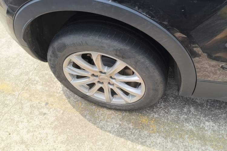 Used Cadillac XT4 2021 28T Two-Wheel Drive Tech Edition Right Rear Wheel Hub