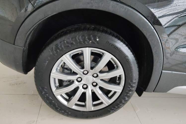 Used Cadillac XT4 2021 28T Two-Wheel Drive Leading Version Right Rear Wheel Hub