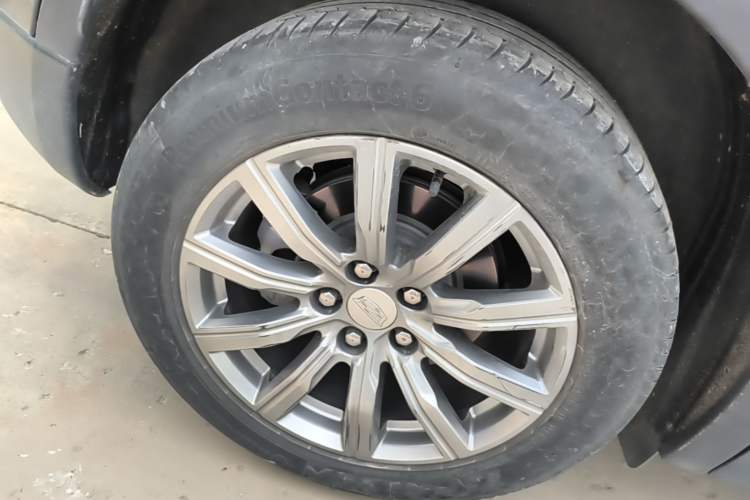 Used Cadillac XT4 2021 28T Two-Wheel Drive Leading Version Right Rear Wheel Hub
