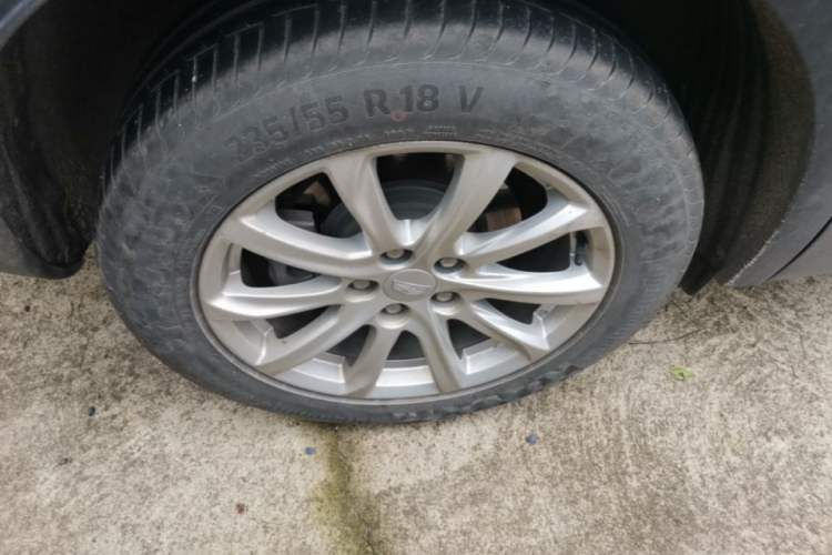 Used Cadillac XT4 2021 28T Two-Wheel Drive Tech Edition Right Rear Wheel Hub