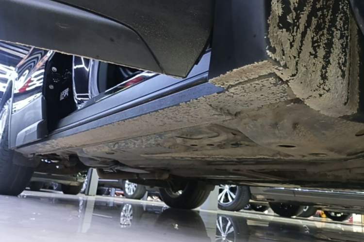 Used Cadillac XT4 2021 28T Two-Wheel Drive Tech Edition Right Side Sill