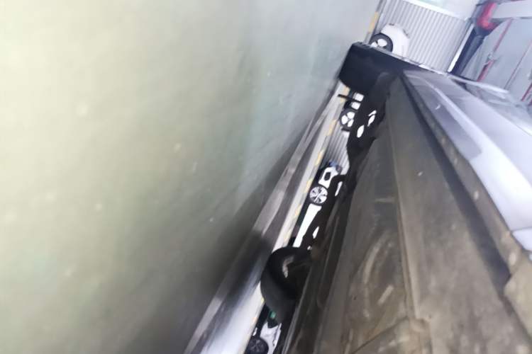 Used Cadillac XT4 2021 28T Two-Wheel Drive Tech Edition Right Side Sill
