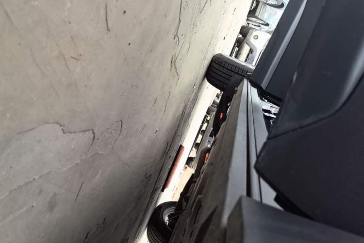 Used Cadillac XT4 2021 28T Two-Wheel Drive Tech Edition Right Side Sill