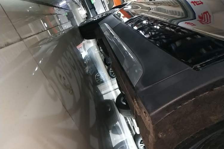 Used Cadillac XT4 2021 28T Two-Wheel Drive Leading Version Right Side Sill