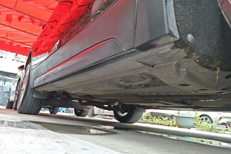 Used Cadillac XT4 2021 28T Two-Wheel Drive Tech Edition Right Side Sill