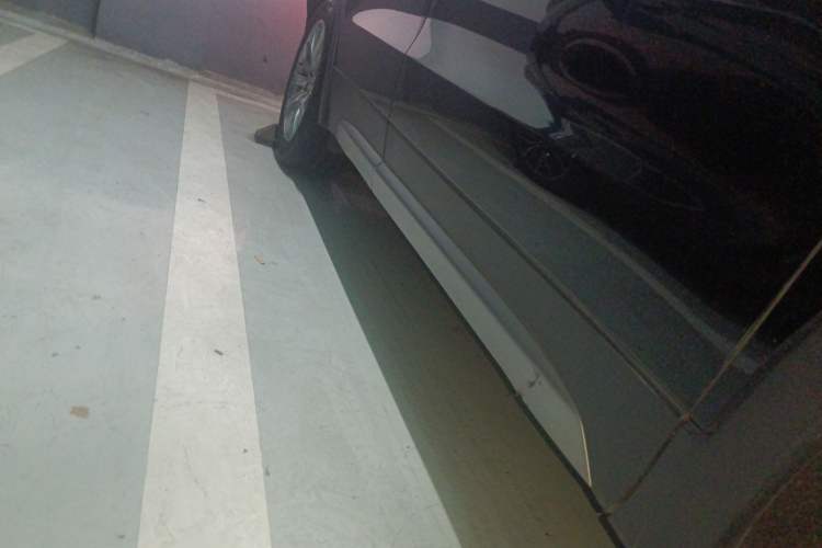 Used Cadillac XT4 2021 28T Two-Wheel Drive Leading Version Right Side Sill