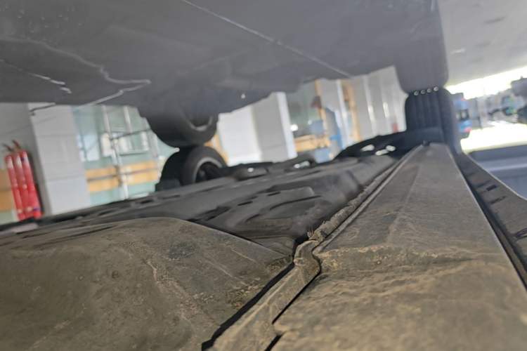 Used Cadillac XT4 2021 28T Two-Wheel Drive Tech Edition Right Side Sill