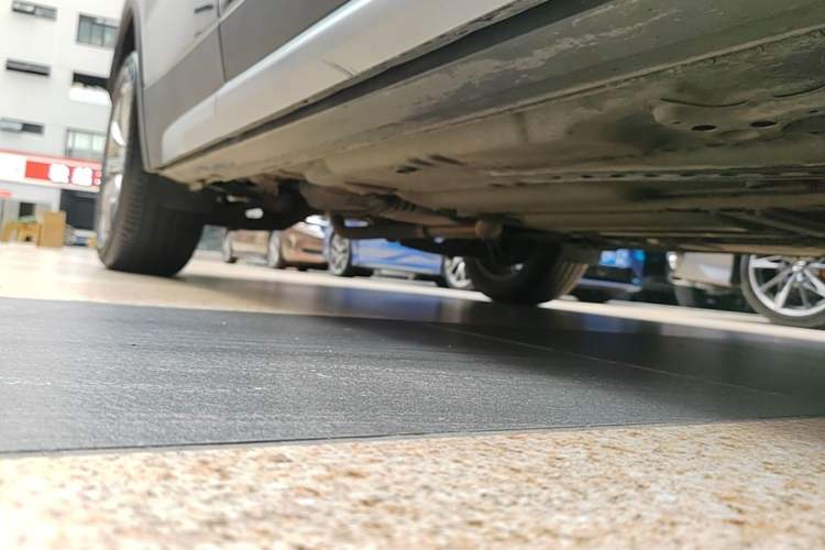Used Cadillac XT4 2021 28T Two-Wheel Drive Leading Version Right Side Sill